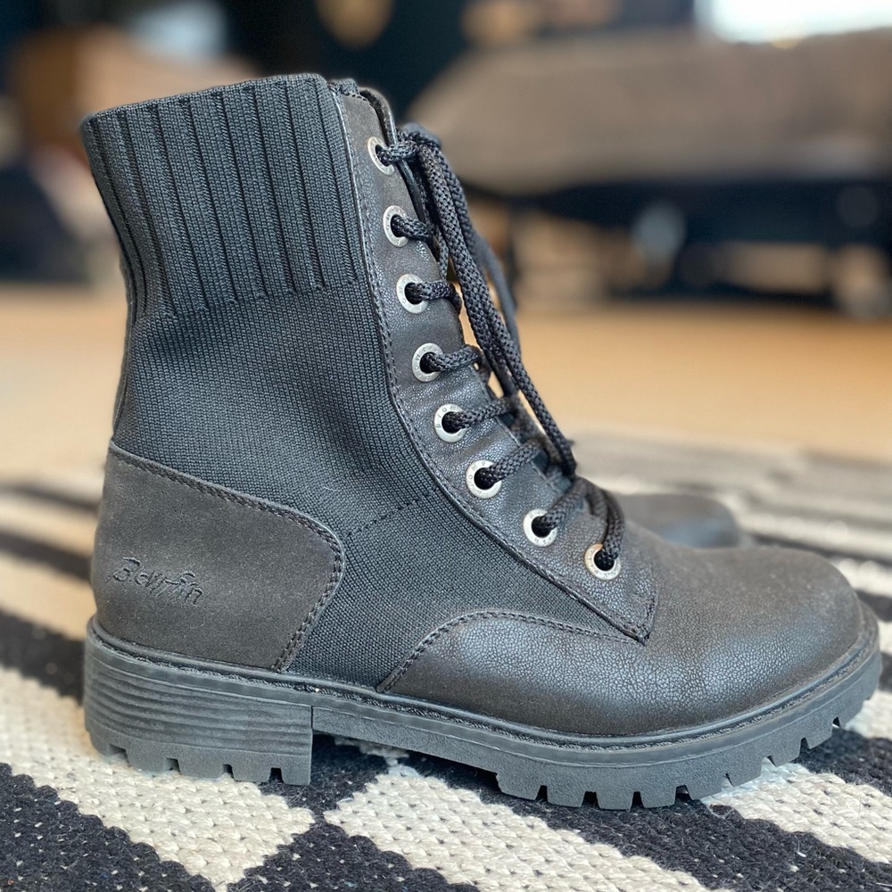 Blowfish Reilly Size 7.5 NWON Lace Up Combat Boot